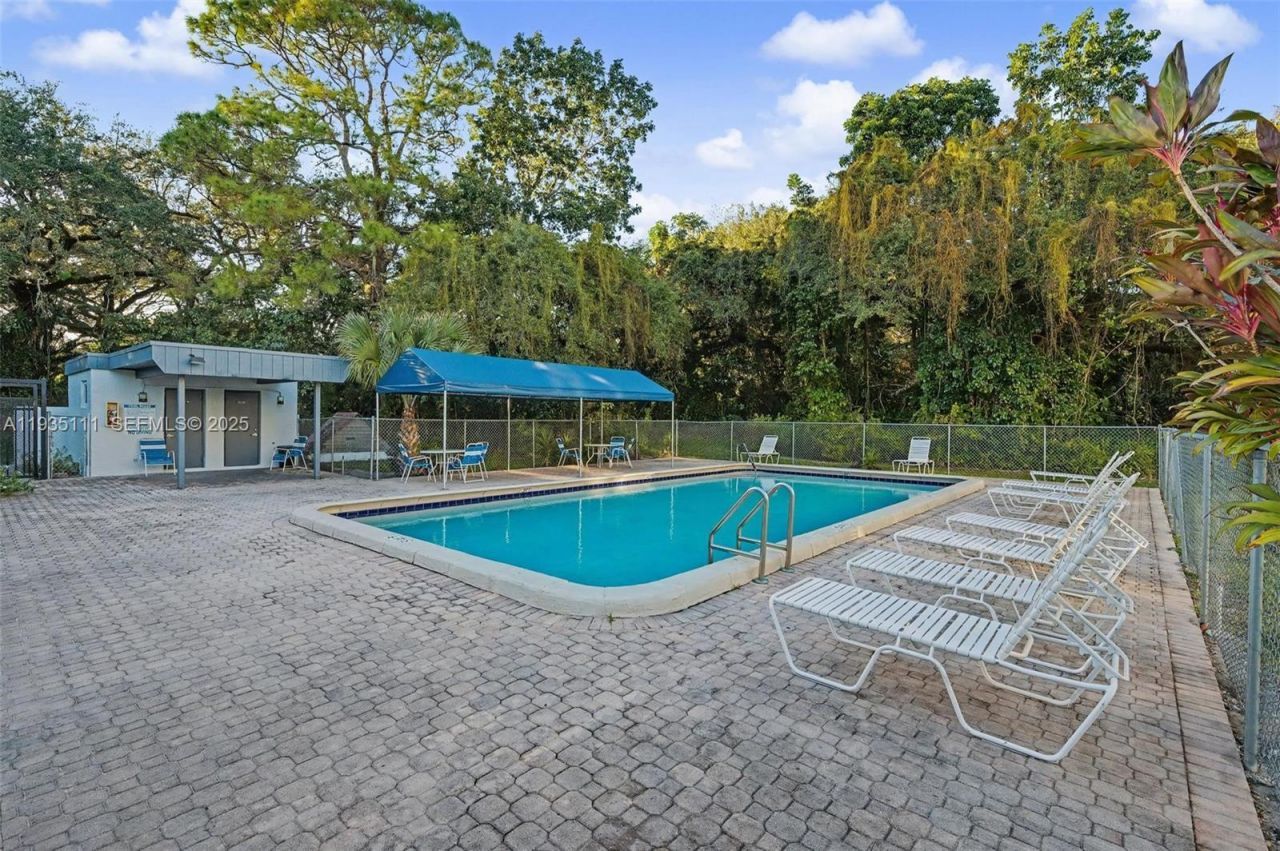 9440 Live Oak Pl, Unit 404, Davie, FL 33324 Photo