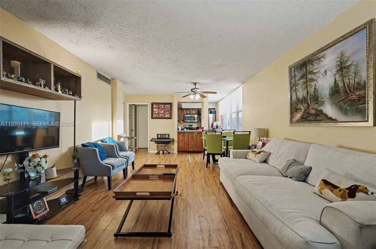 9440 Live Oak Pl, Unit 404, Davie, FL 33324 Photo