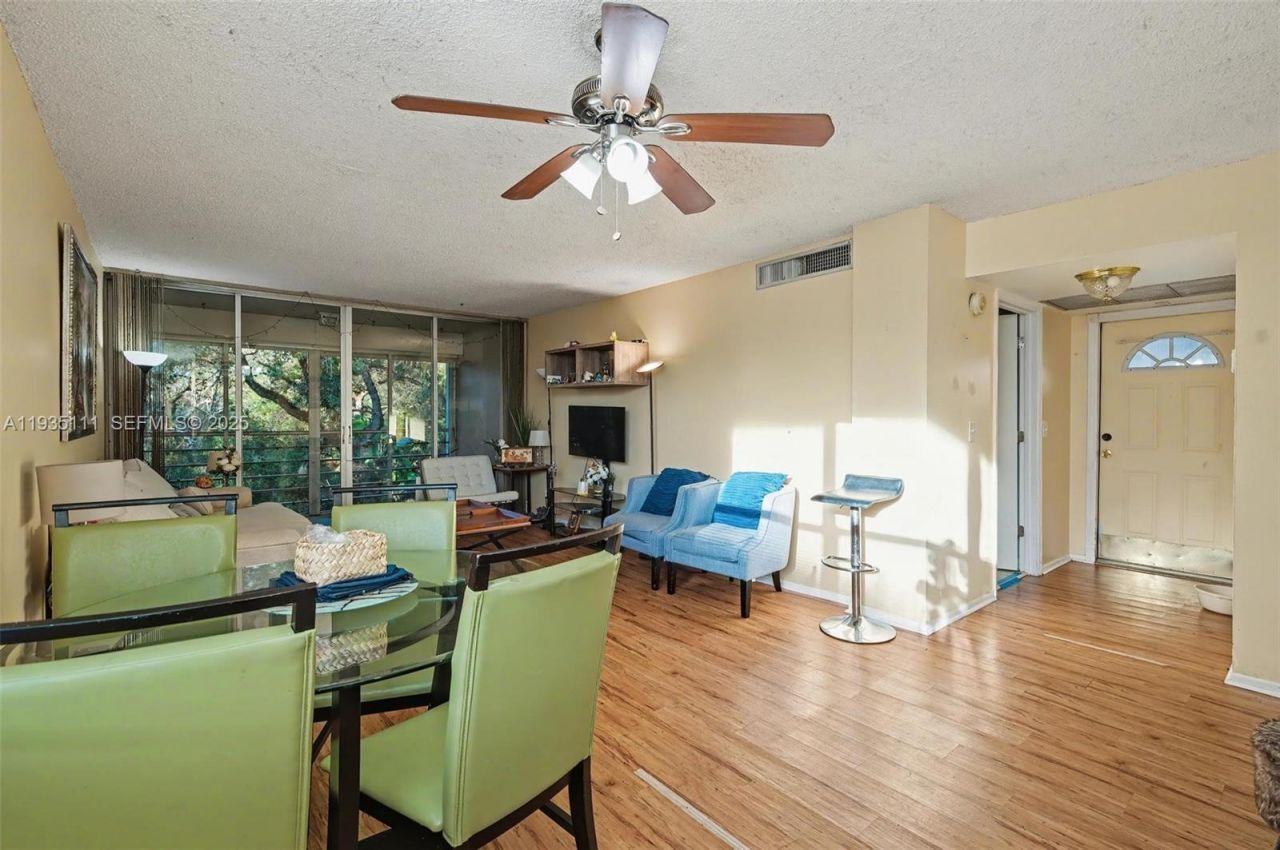 9440 Live Oak Pl, Unit 404, Davie, FL 33324 Photo