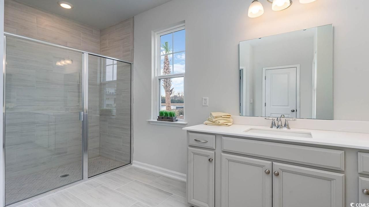 250 Konik St. Photo 11