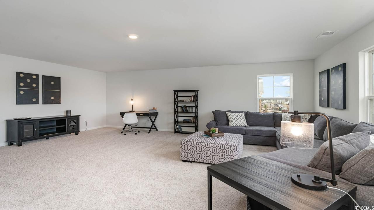 250 Konik St. Photo 12