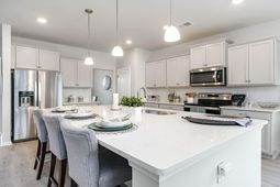 250 Konik St. photo 4