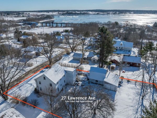 27 Lawrence Avenue, Thomaston, ME 04861