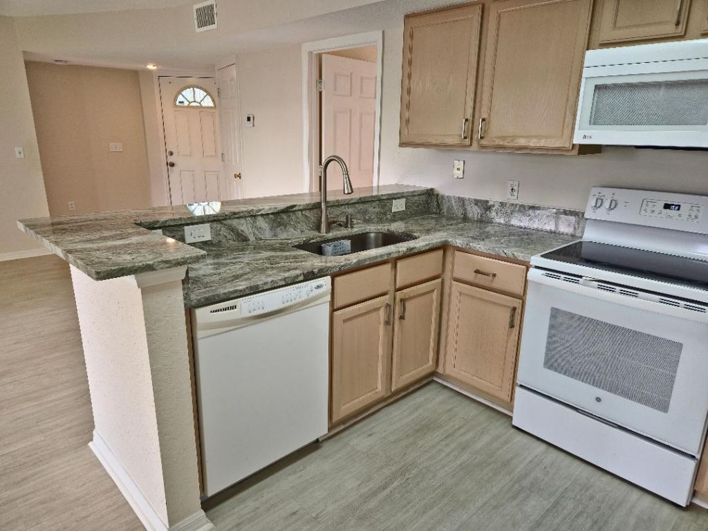 1143 SW Swan Lake Circle, Unit 601, Port Saint Lucie, FL 34986 Photo