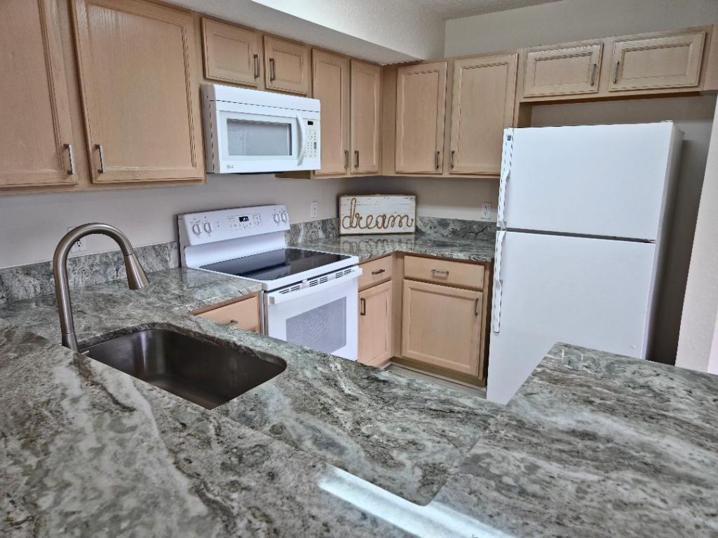 1143 SW Swan Lake Circle, Unit 601, Port Saint Lucie, FL 34986 Photo