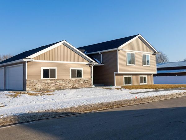 1896 Beaus Drive SE, Rochester, MN 55904