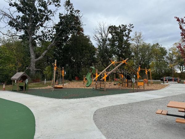 2407 Laurie Court W, Roseville, MN 55113