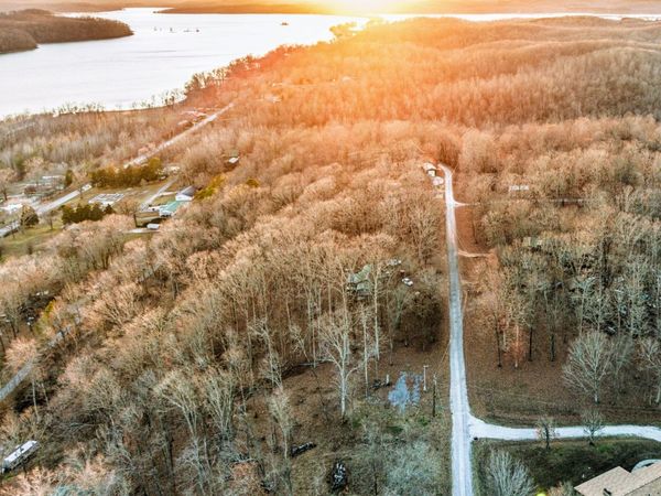 372 Cheree Loop , Stewart, TN 37175