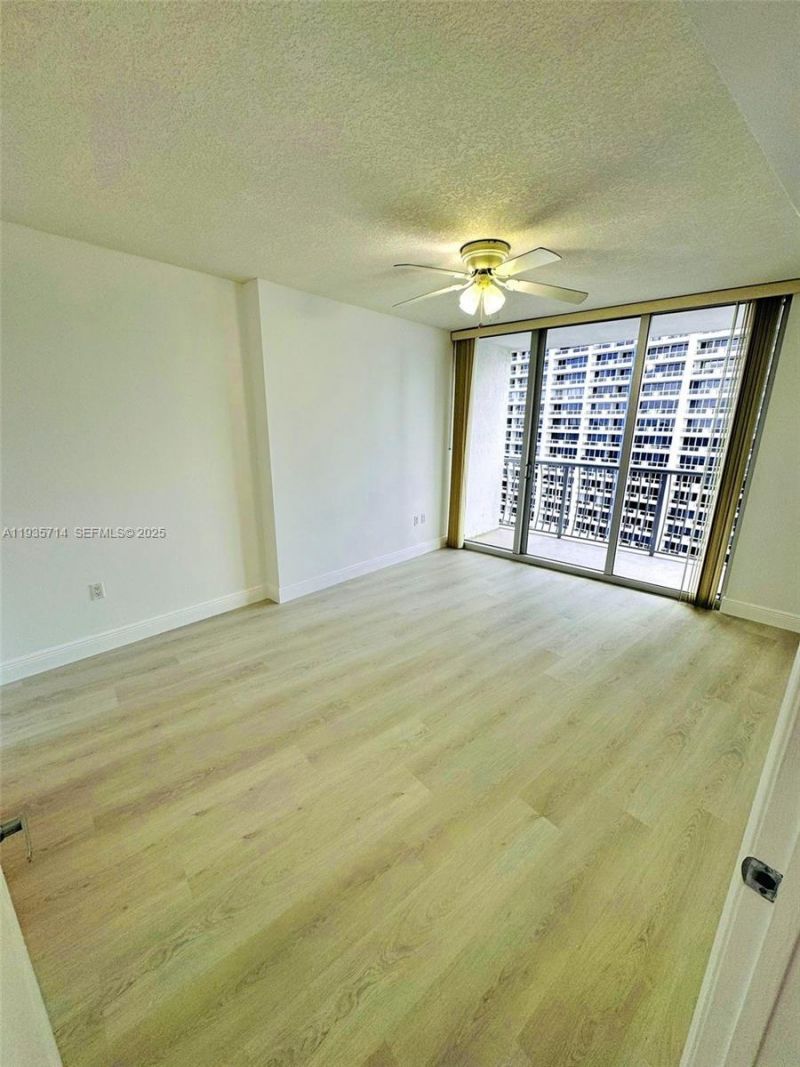 1750 N Bayshore Dr, Unit 1606, Miami, FL 33132 Photo