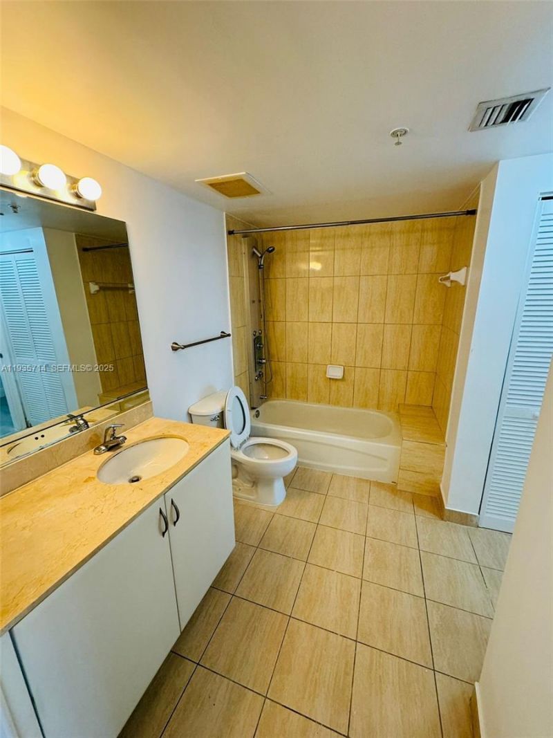 1750 N Bayshore Dr, Unit 1606, Miami, FL 33132 Photo