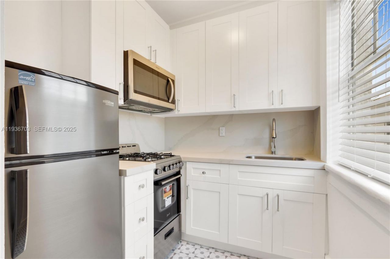 1611 Michigan Ave, Unit 14, Miami Beach, FL 33139 Photo