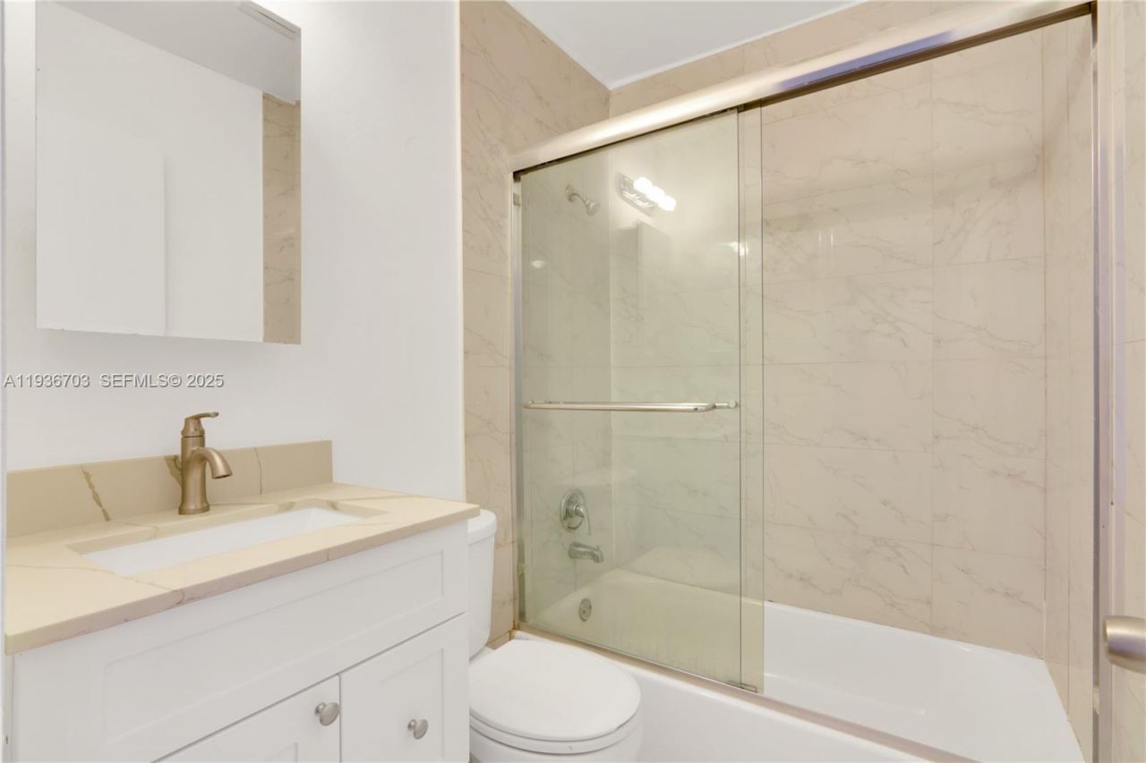 1611 Michigan Ave, Unit 14, Miami Beach, FL 33139 Photo