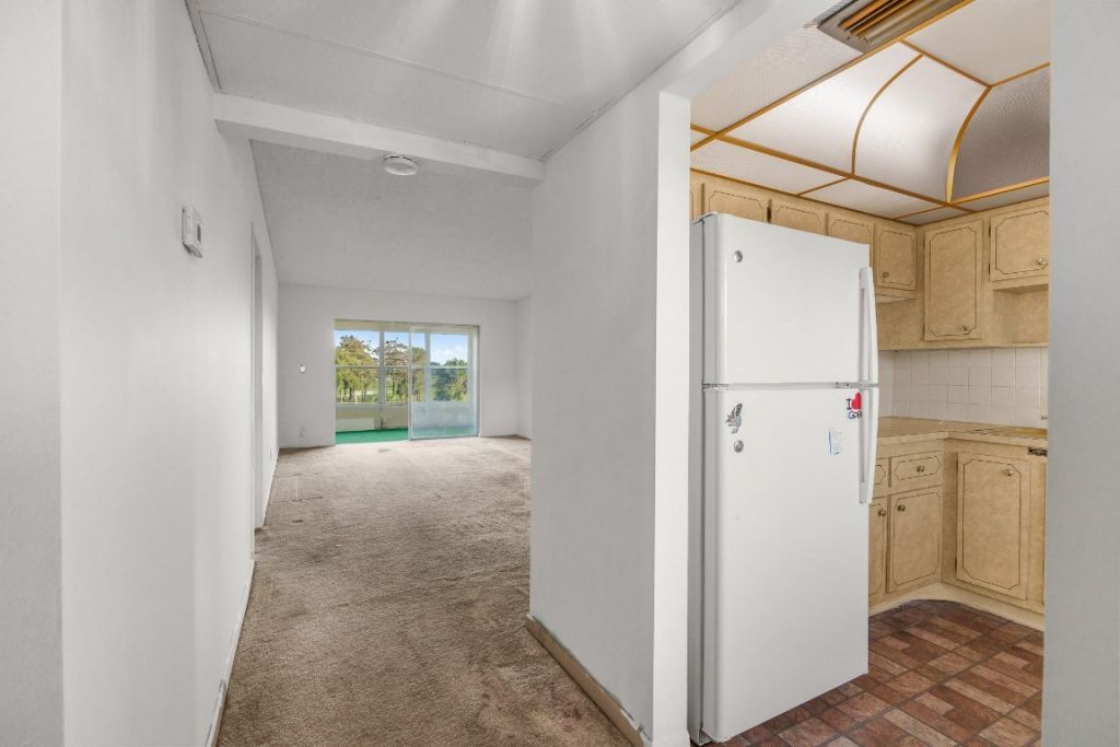 1010 Country Club Drive, Unit 306, Margate, FL 33063 Photo