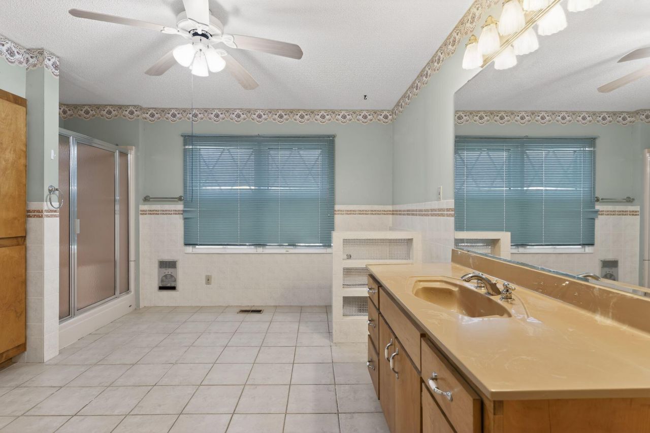 2572 Spring Valley Circle Photo 10