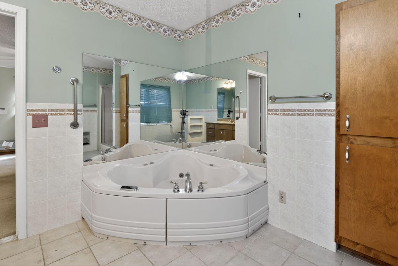 2572 Spring Valley Circle Photo 11