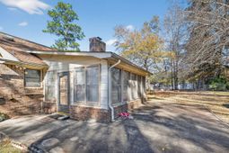 2572 Spring Valley Circle photo 4