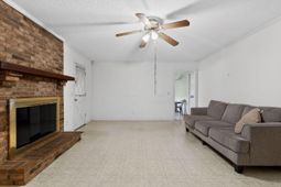2572 Spring Valley Circle photo 4