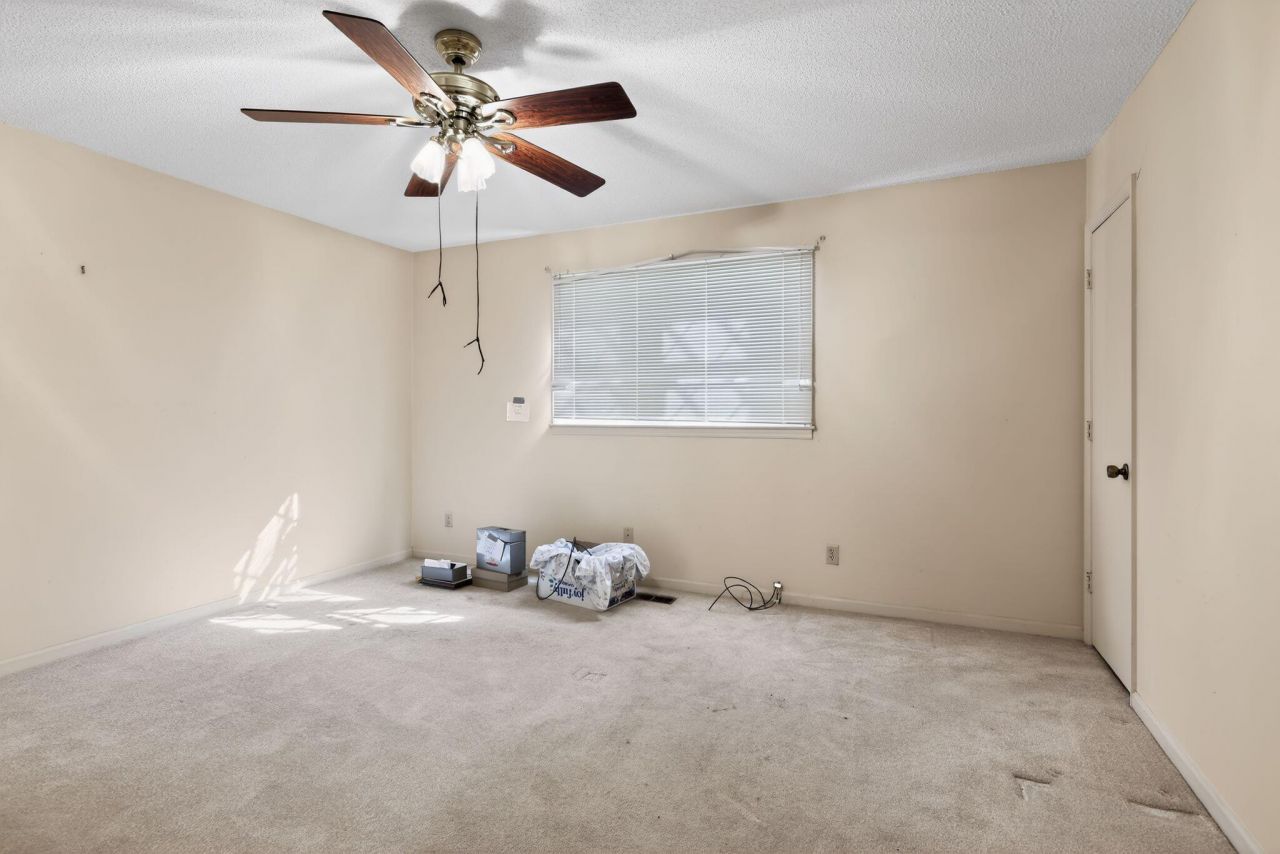 2572 Spring Valley Circle Photo 6