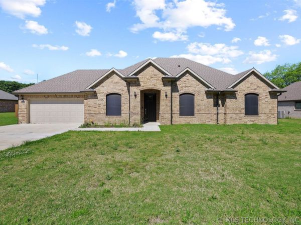 98 Rancho Sol Street, Durant, OK 74701