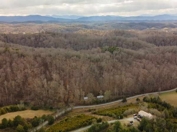 1020 Rhodes Road, Bybee, TN 37713