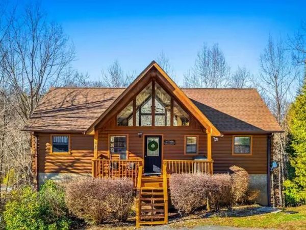 1615 Pinewood Way, Sevierville, TN 37862