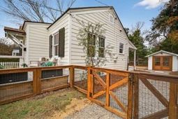 136 Maple Street photo 4