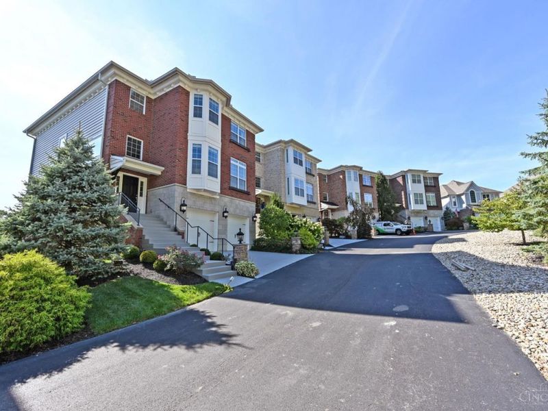 5349 Grand Vista Court, Cincinnati, OH 45227 Photo 4