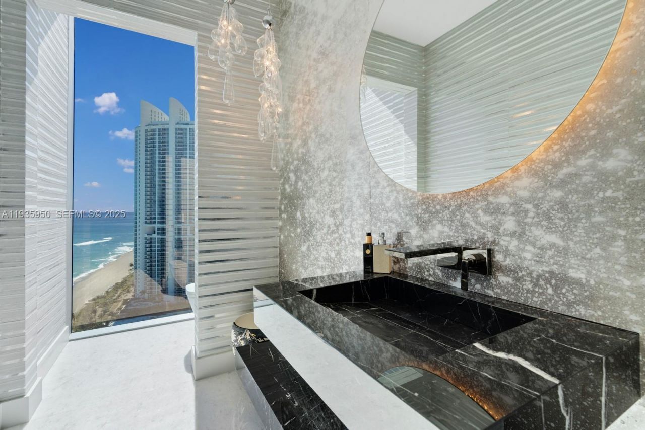 18501 Collins Ave, Unit 2304, Sunny Isles Beach, FL 33160 Photo