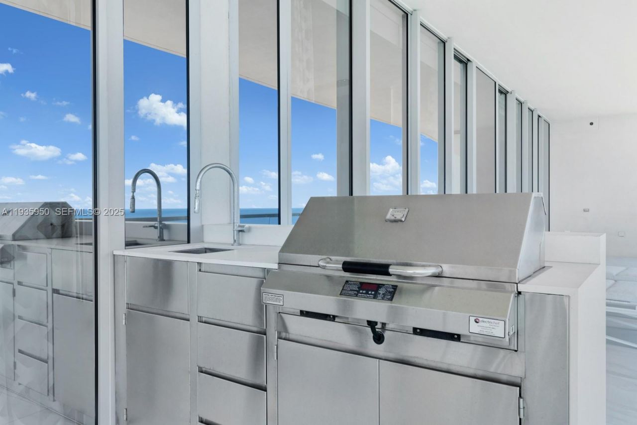 18501 Collins Ave, Unit 2304, Sunny Isles Beach, FL 33160 Photo