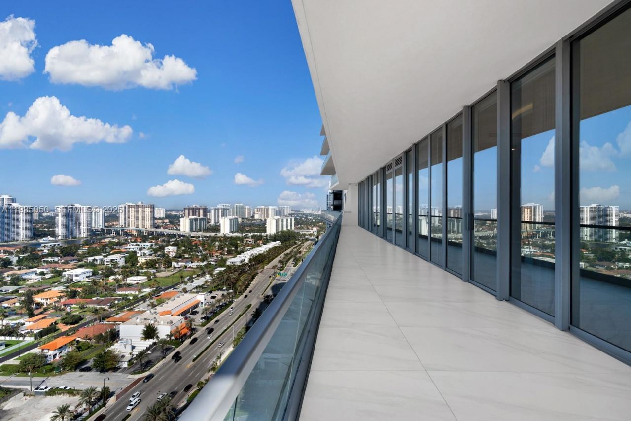 18501 Collins Ave, Unit 2304, Sunny Isles Beach, FL 33160 Photo