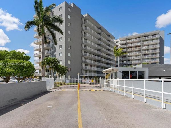1800 NW 24th Ave, Unit 912, Miami, FL 33125