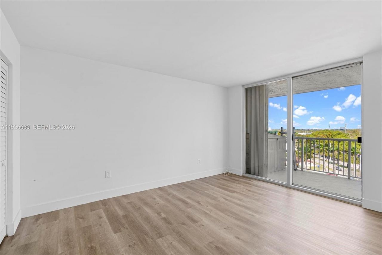 1800 NW 24th Ave, Unit 912, Miami, FL 33125 Photo