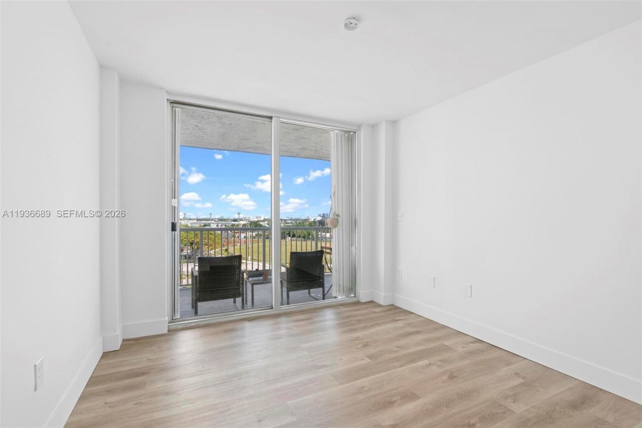 1800 NW 24th Ave, Unit 912, Miami, FL 33125 Photo