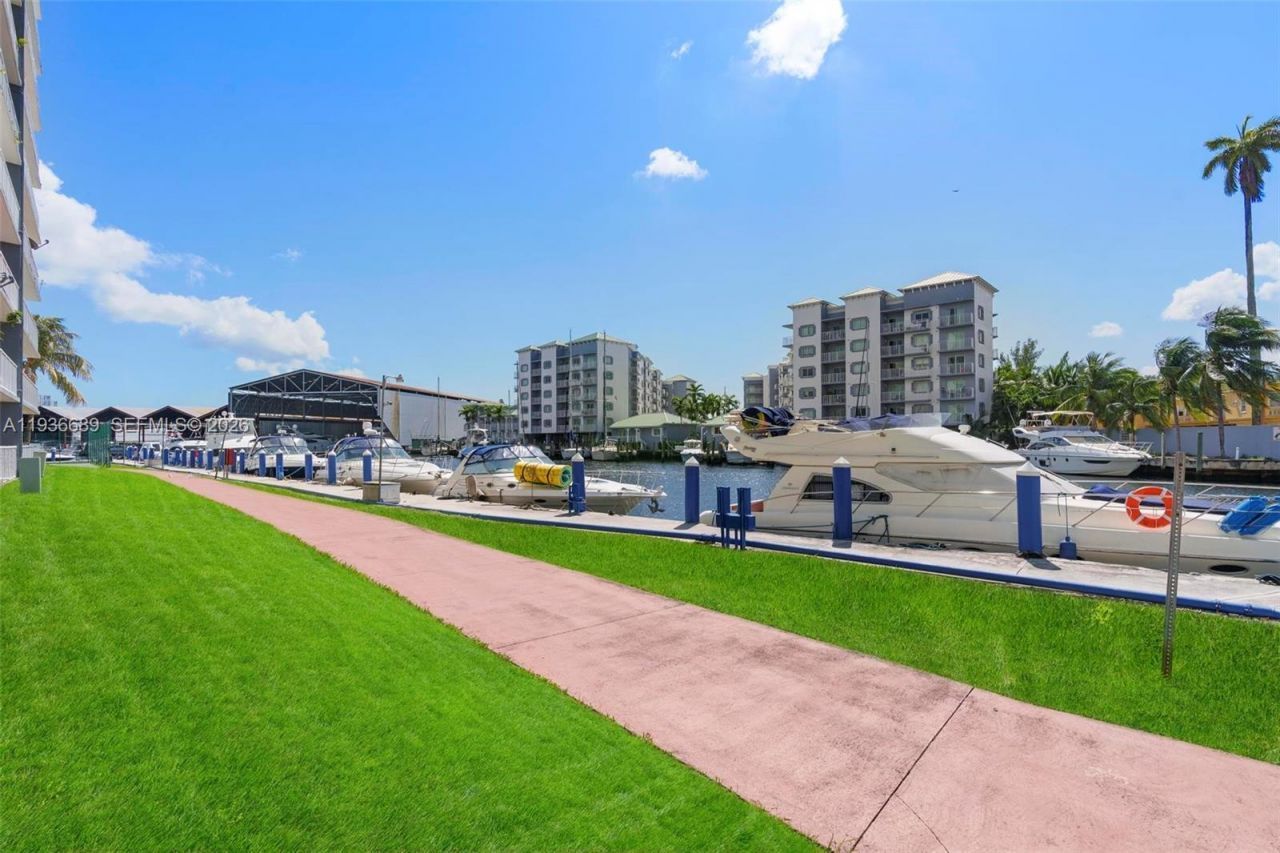 1800 NW 24th Ave, Unit 912, Miami, FL 33125 Photo