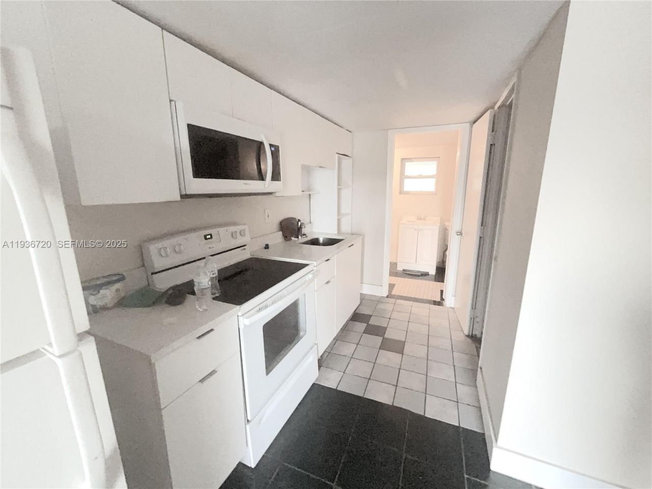 20500 NW 28th Ave. , Unit B, Miami, FL 33056 Photo