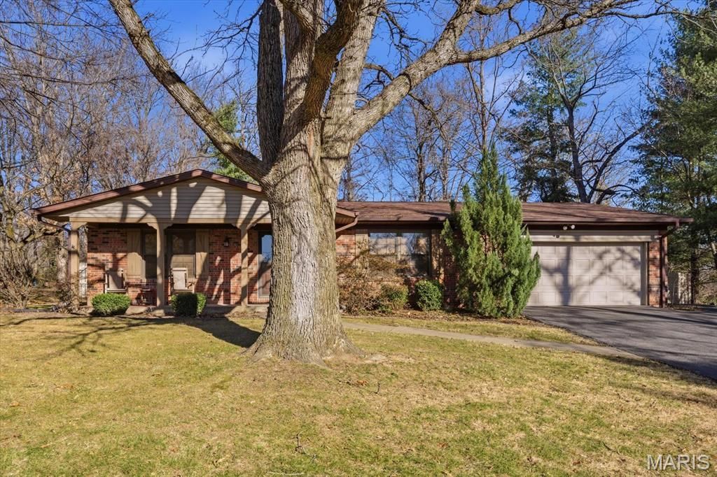 130 Dianne Drive, Belleville, IL 62220 Main Photo