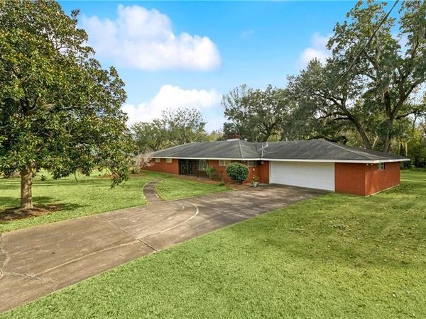 2524 CRESTWOOD Road, Marrero, LA 70072