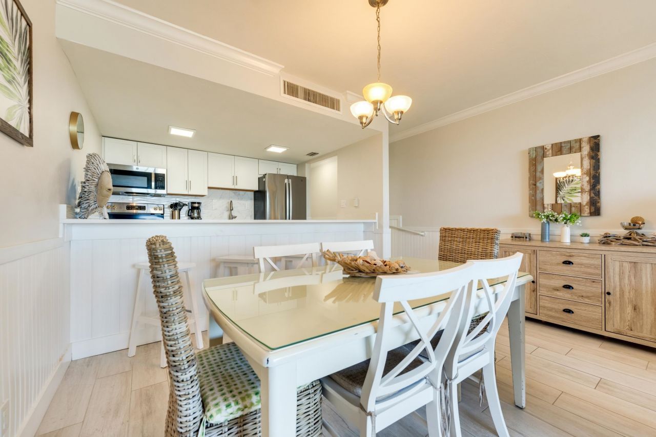 2004 Gulf Beach Villas, Unit 2004, Captiva, FL 33924 Photo