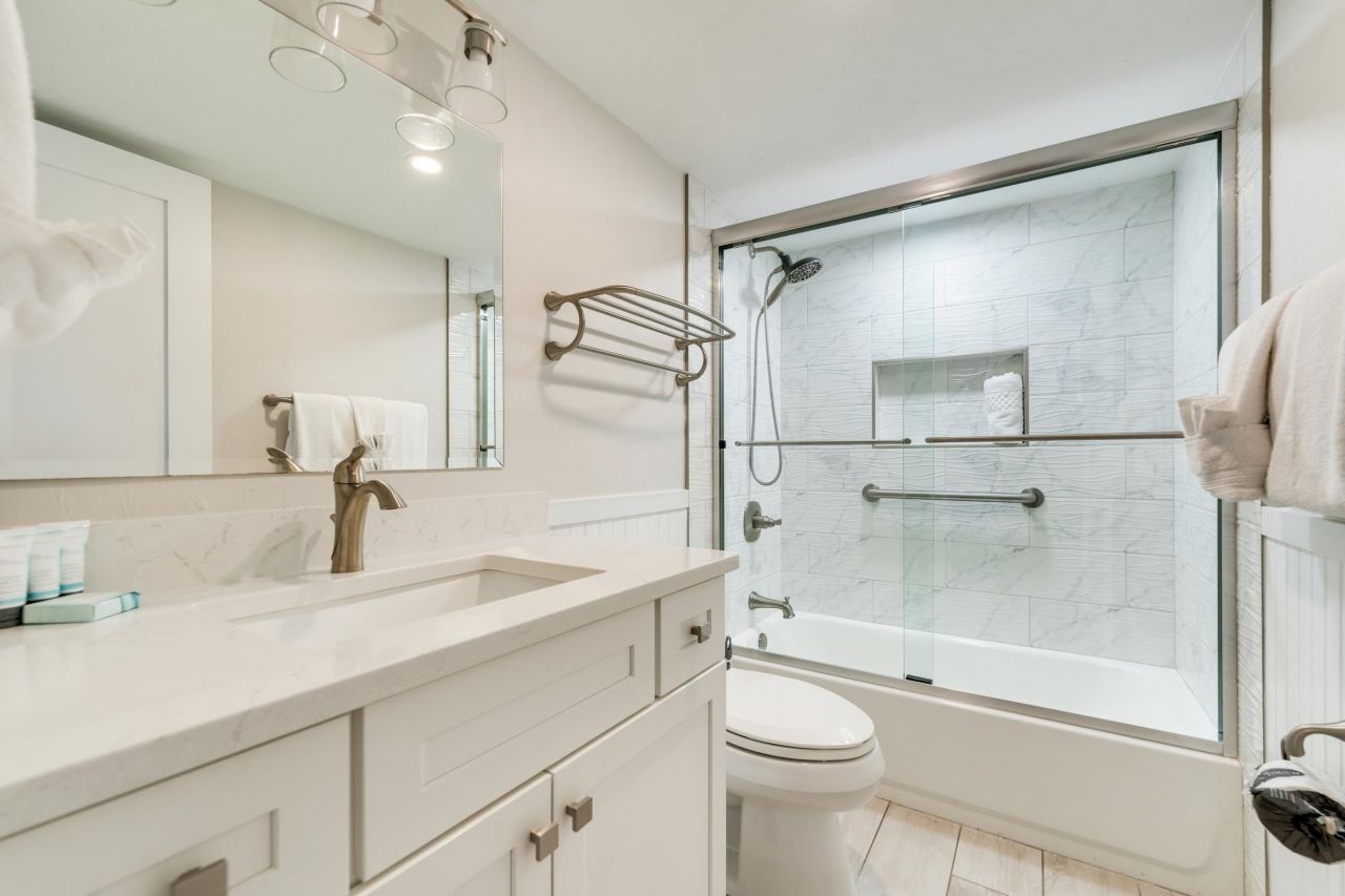 2004 Gulf Beach Villas, Unit 2004, Captiva, FL 33924 Photo