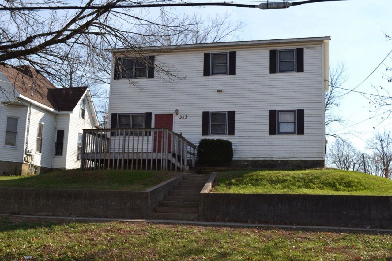 313 W Cherry Street, Carbondale, IL 62901 Main Photo