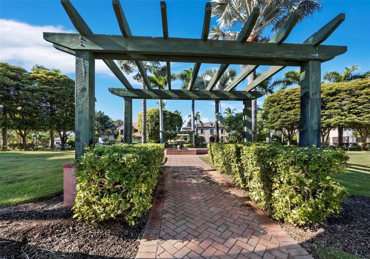 65 Lighthouse Point Drive, Longboat Key, FL 34228 Photo
