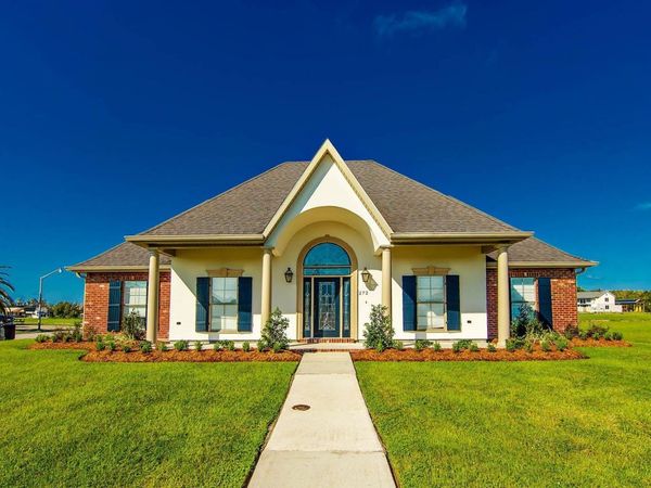 272 Tulip Dr, Houma, LA 70360
