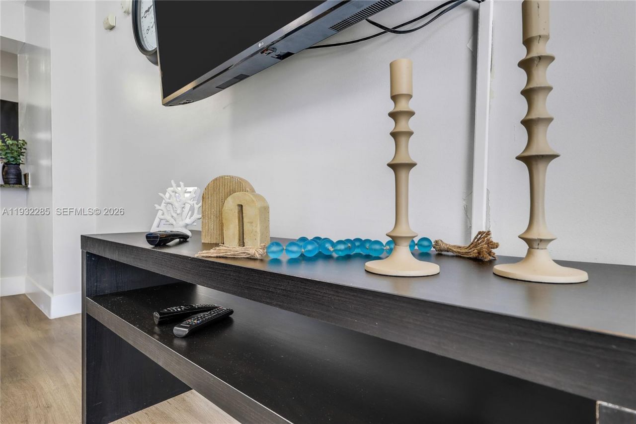 1200 Brickell Bay Dr, Unit 2903, Miami, FL 33131 Photo