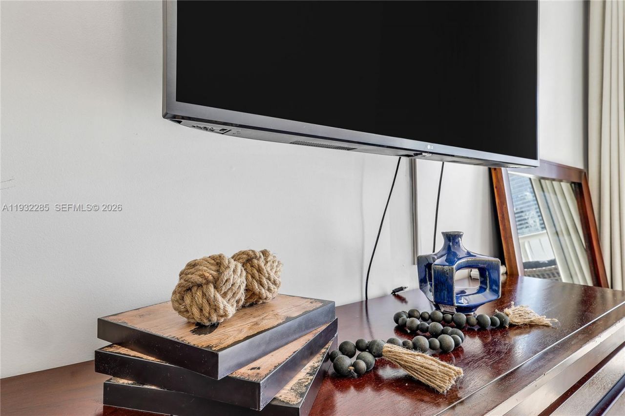 1200 Brickell Bay Dr, Unit 2903, Miami, FL 33131 Photo