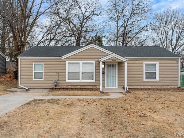 9866 Dennis Drive, St Louis, MO 63136