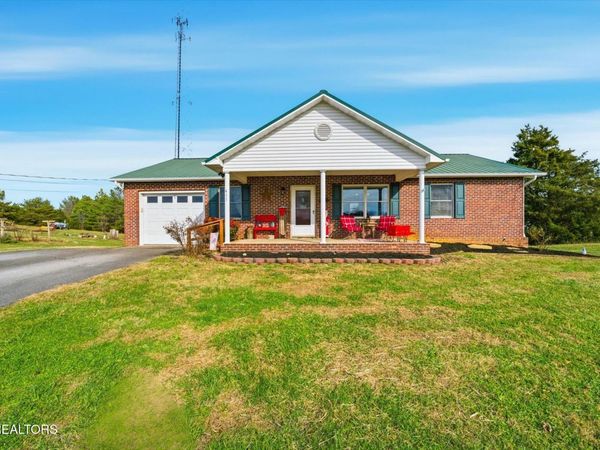 411 Meadowbreeze Rd, Corryton, TN 37721