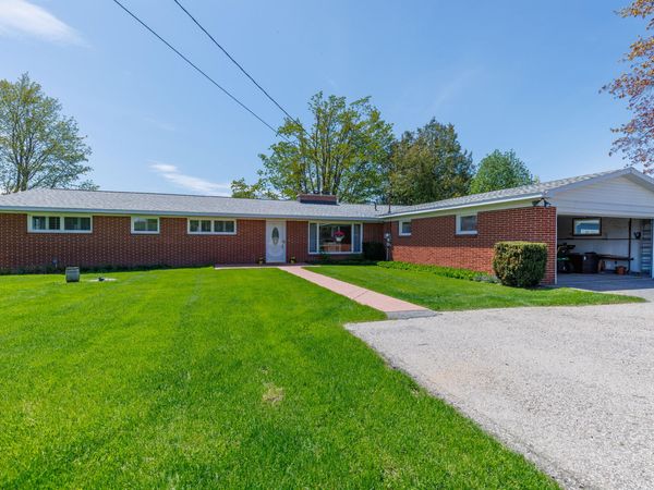 190 Riverside Drive, Cheboygan, MI 49721