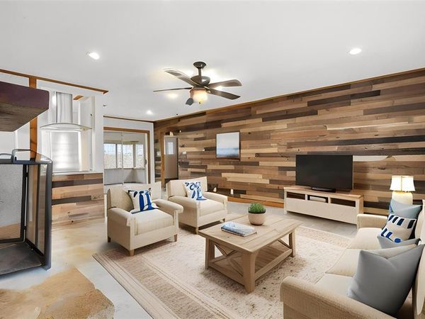 1009 Mustang Trail, Granbury, TX 76049