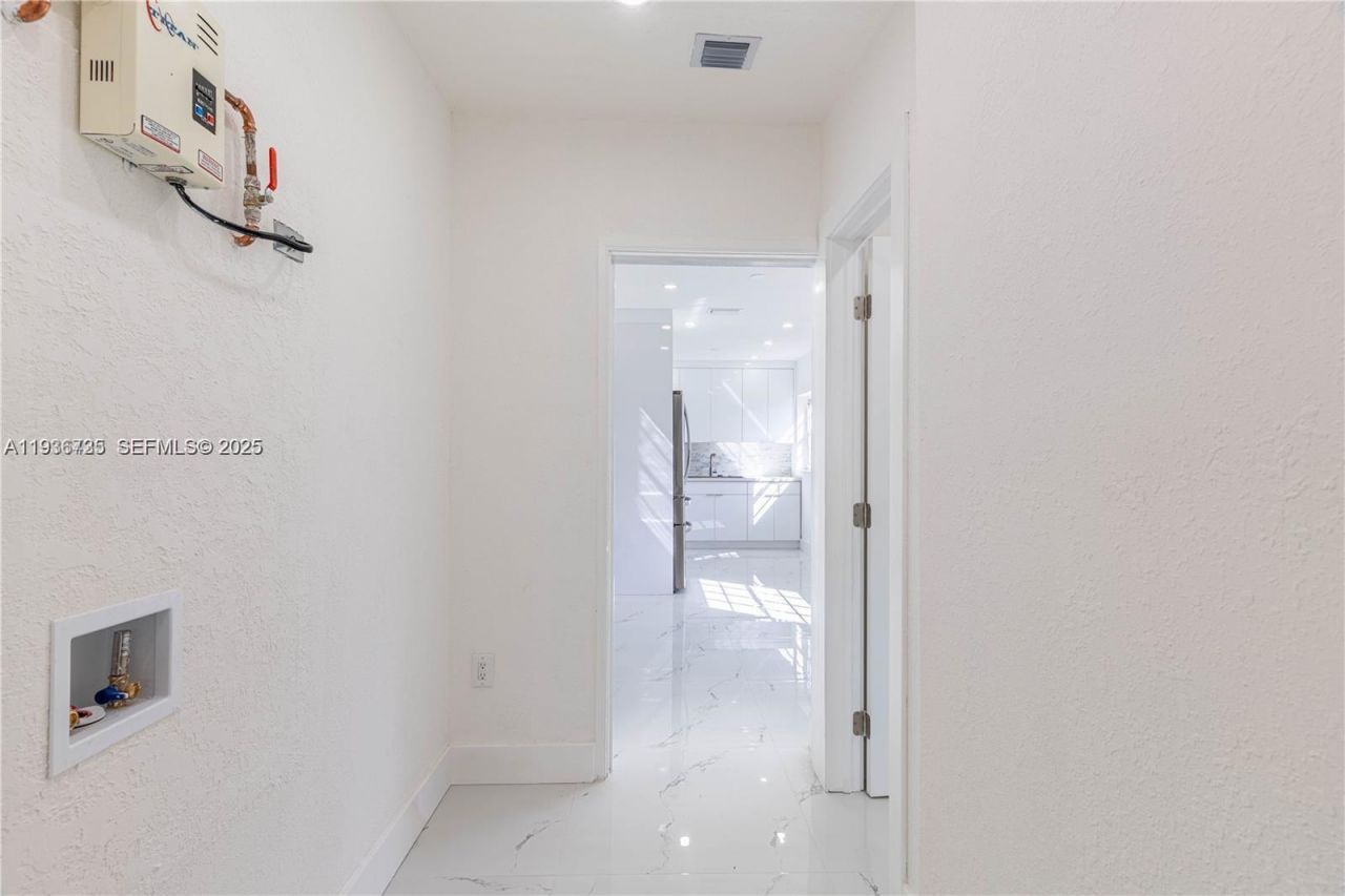 1430 NW 87th Ter , Miami, FL 33147 Photo