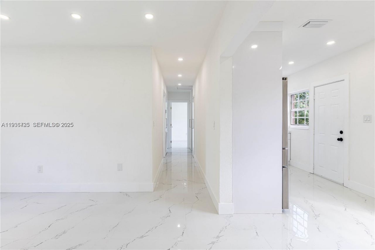 1430 NW 87th Ter , Miami, FL 33147 Photo